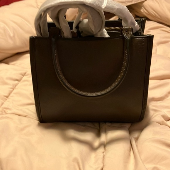 Calvin Klein Handbags - NWOT CALVIN Klein Sophia triple compartment pocket w/handles and shoulder